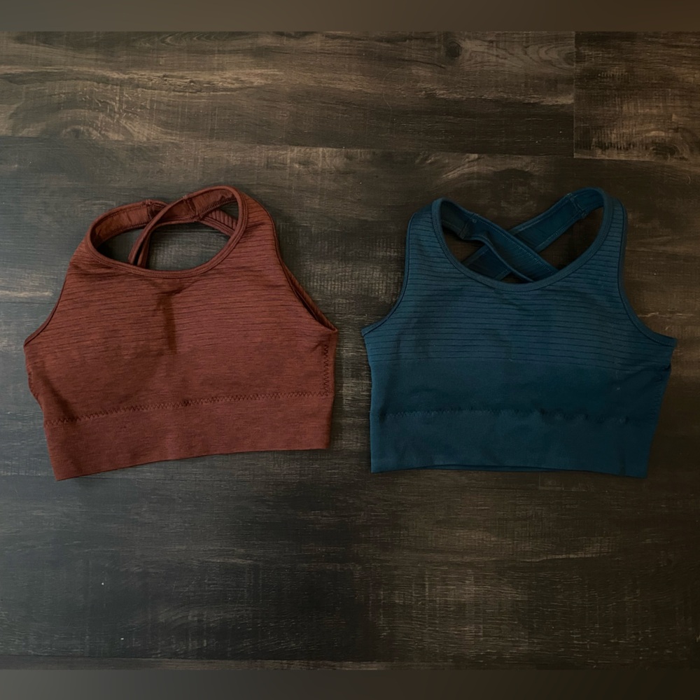 2 alphalete open back sports bras size small